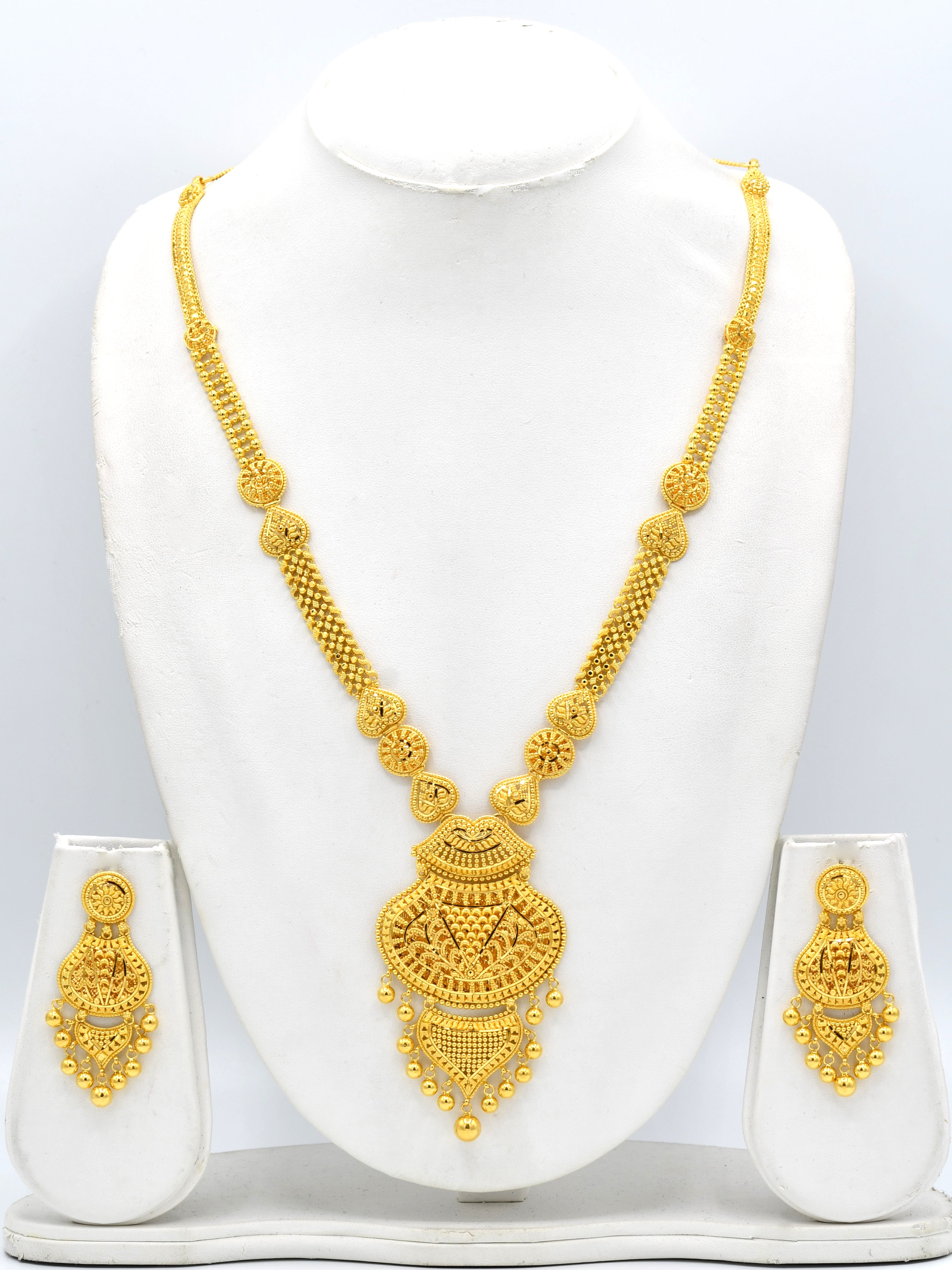 Queenly Filigree Gold Necklace Set