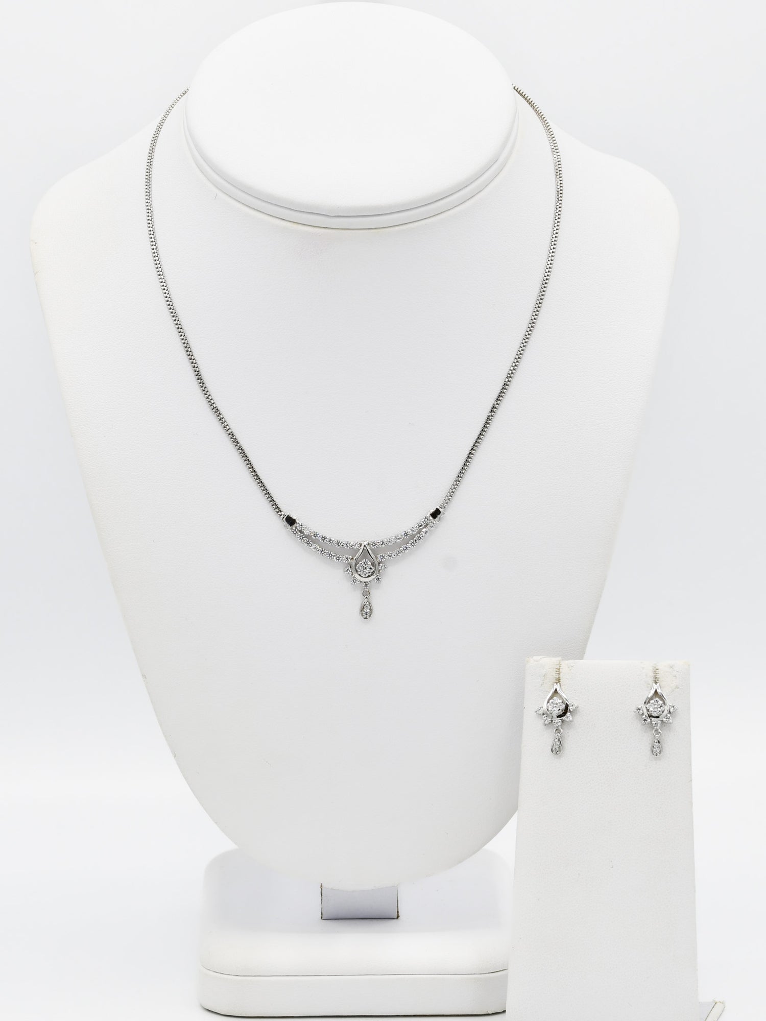 18ct White Gold CZ Necklace set