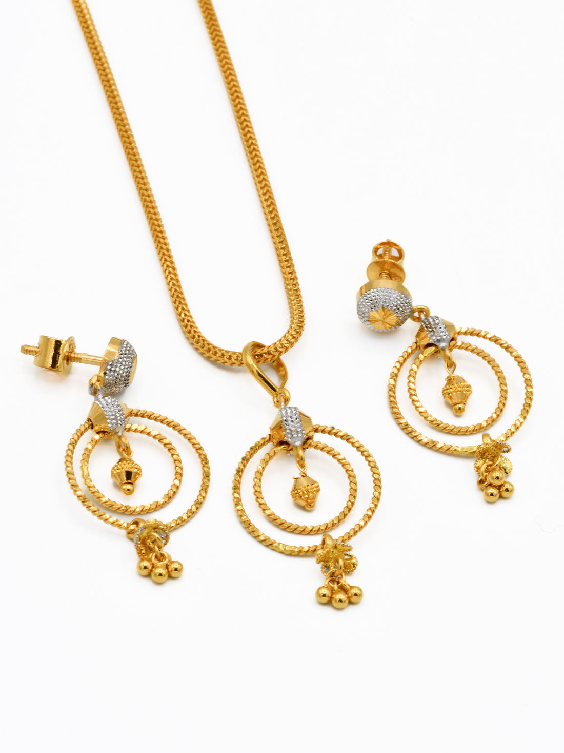 22ct Gold Two Tone Pendant Set