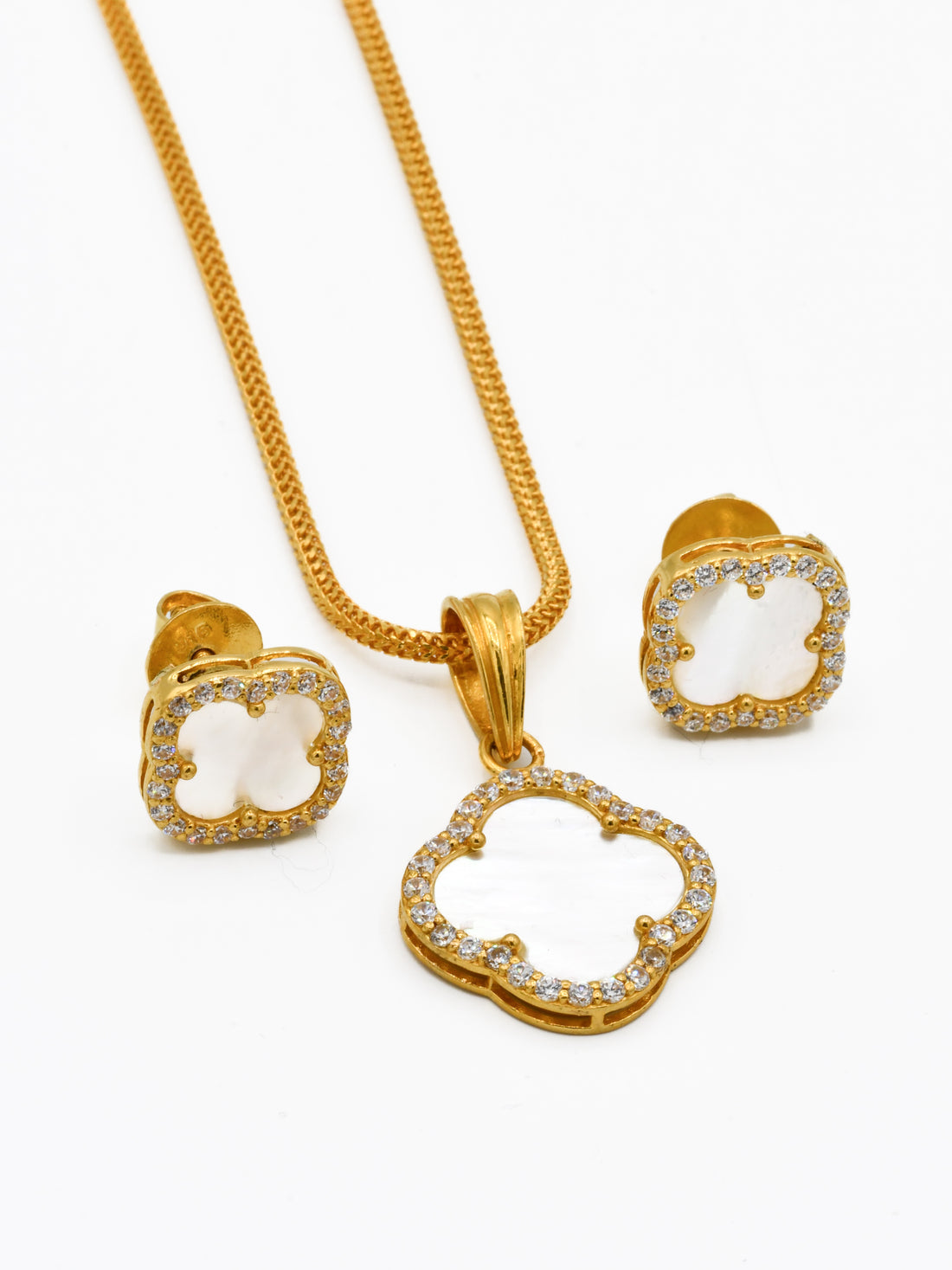 22ct Gold CZ White Flower Pendant Set