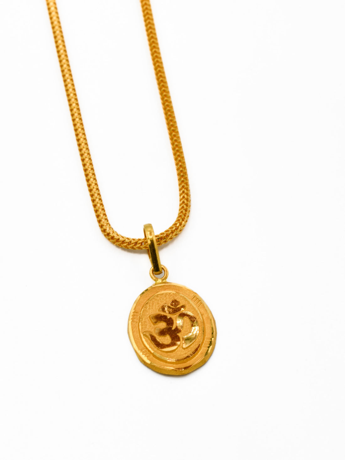 22ct Gold Om Pendant - Roop Darshan